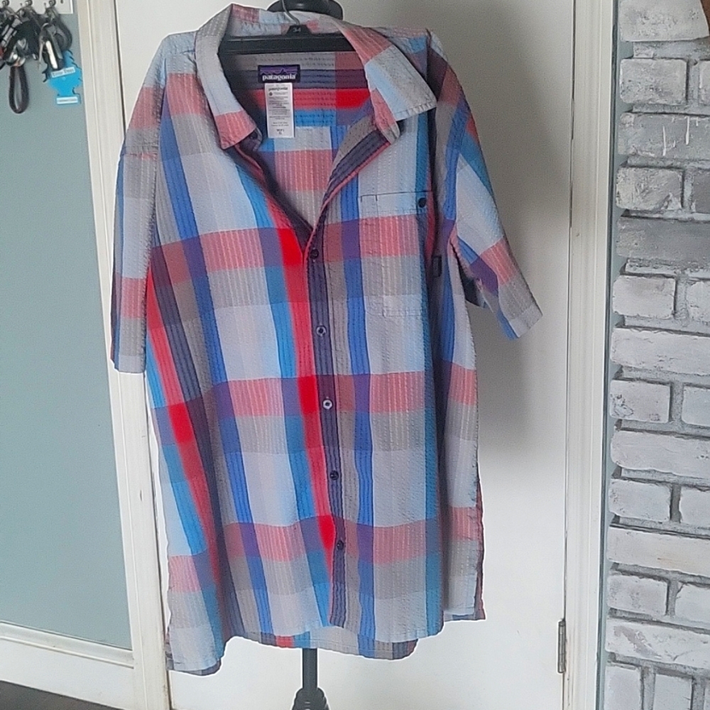 Patagonia Organic Cotton Men’s XL Short Sleeve Button Up Shirt Plaid Blue/Gray